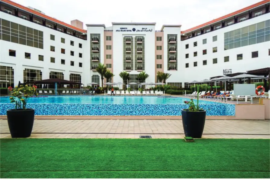 Ayla Grand Hotel — Photographie · architecture et piscine